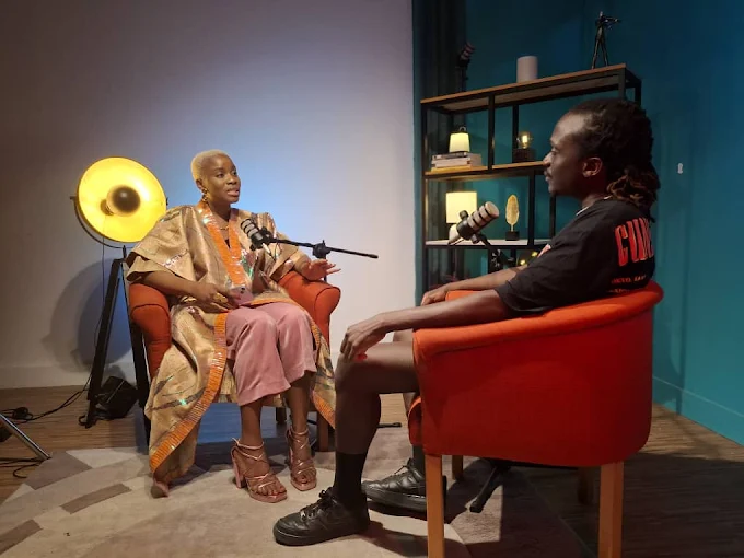 Set interview avec deux fauteuils